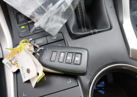 2019 Lexus Nx 300 z USA, uszkodzony, nr VIN JTJYARBZ4K2141948